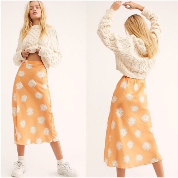 Free People Kendall Satin Midi Skirt Floral Daisy Print Orange New NWT Medium - Picture 1 of 11